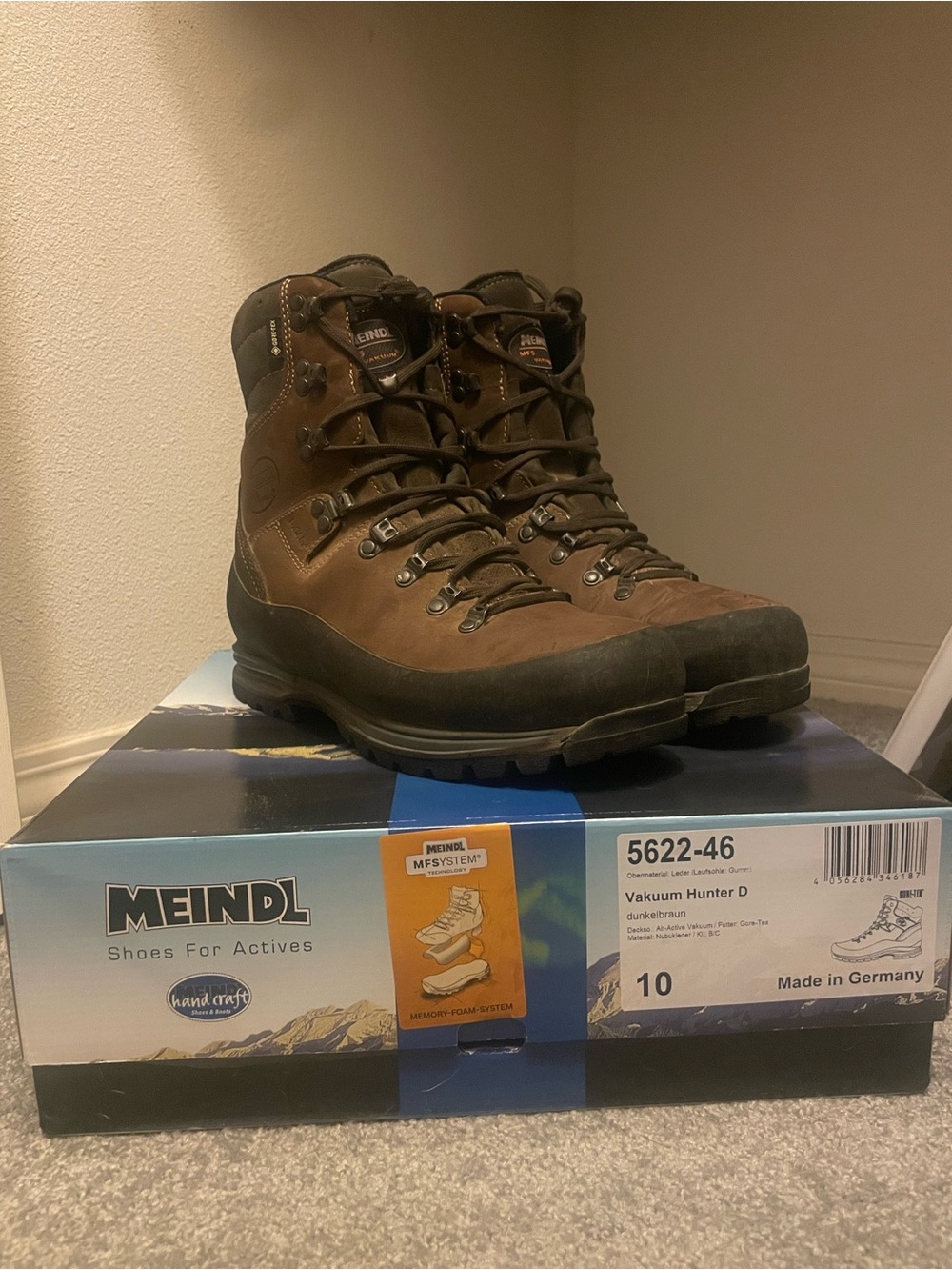 Meindl Men’s Brown Vakuum Hunter D Hiking Boots